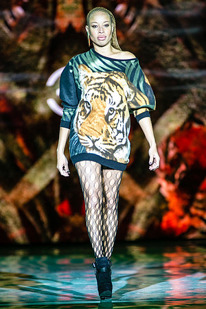 Stacey McKenzie at Toronto Women's Fashion Week 2017